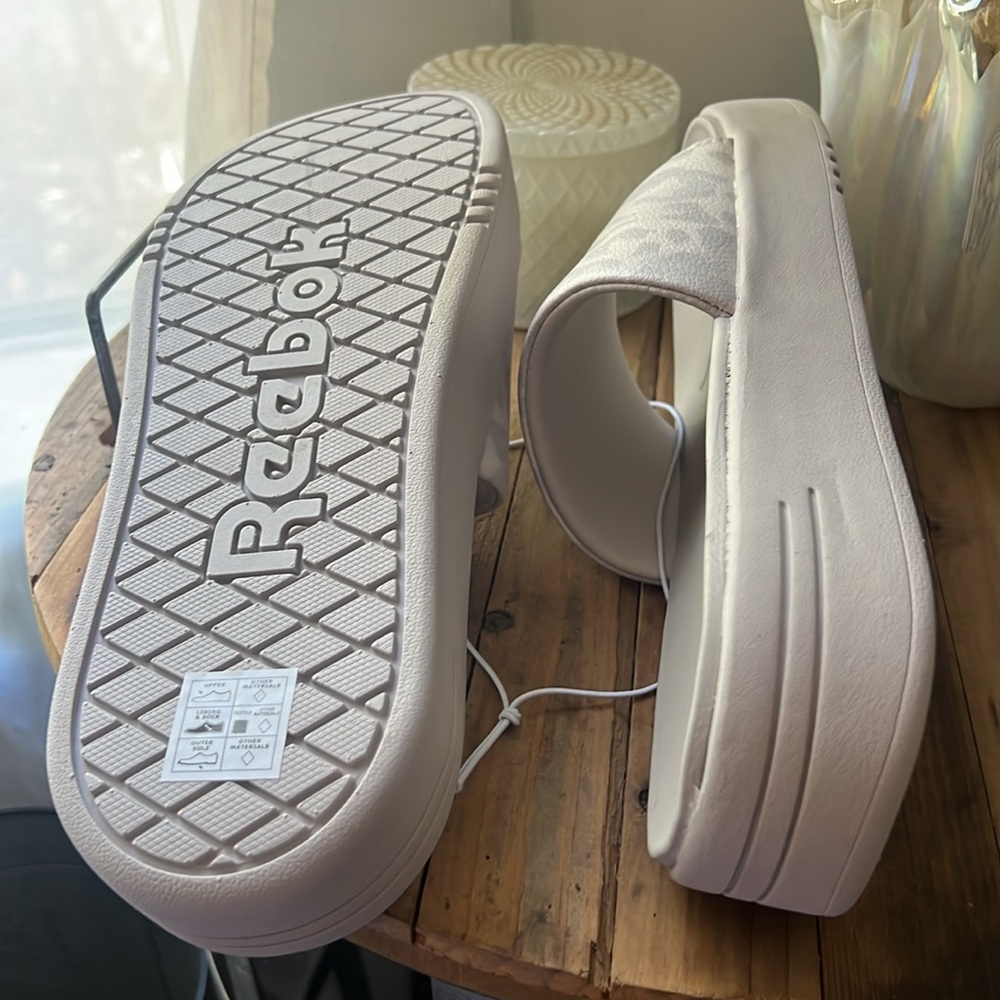 NWT Reebok slides - Picture 7 of 9